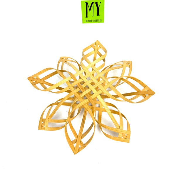 Woven Wood Star Snowflake Wall Decor – Rustic Handmade Style - Picture 2 of 12